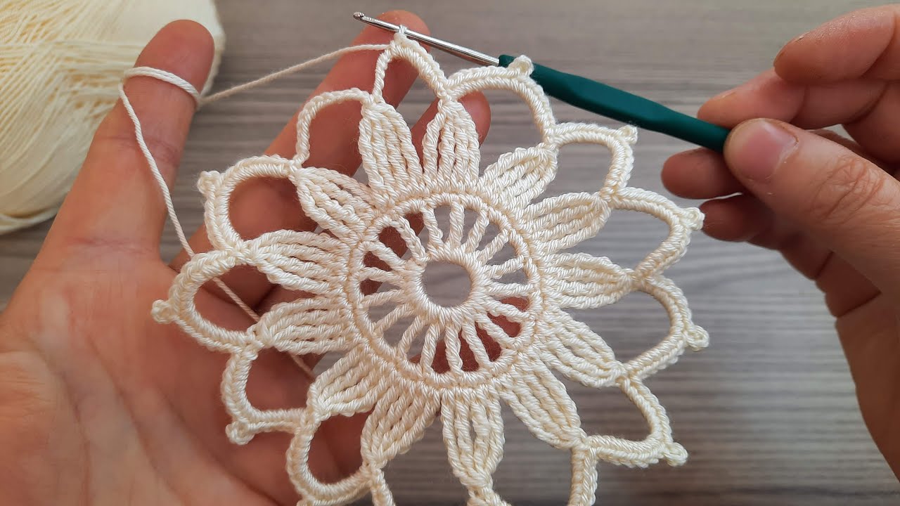 FANTASTIC Beautiful Flower Crochet Pattern Knitting Online Tutorial for beginners Tığ işi örgü Model