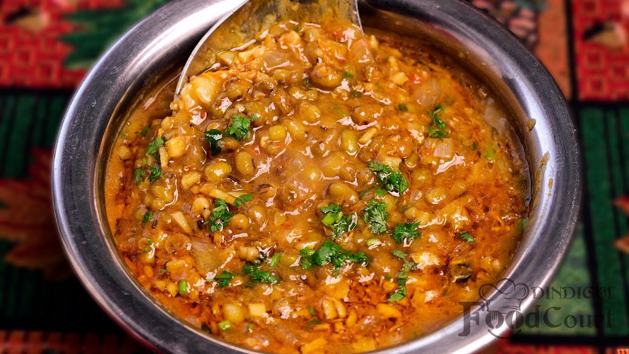 Green  gram Dal/ Green Gram Garlic Dal/ Pachaipayaru Kulambu