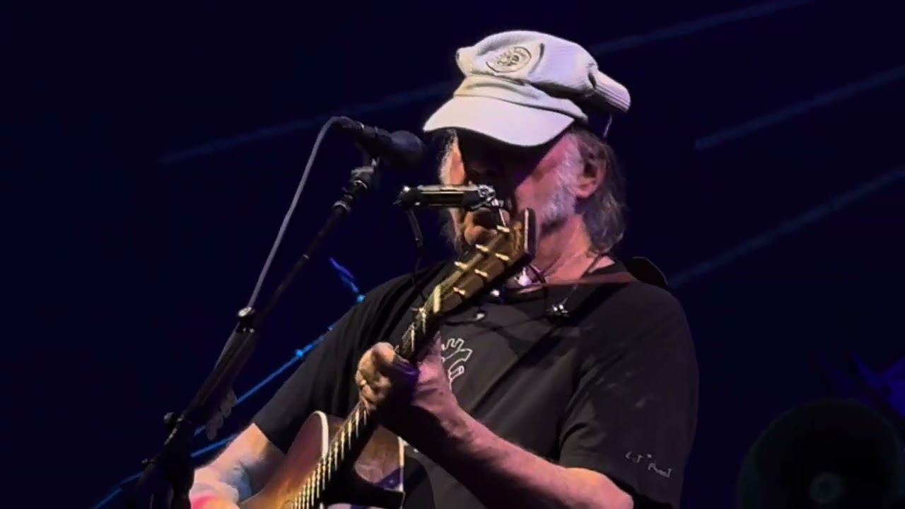 “Harvest Moon” Neil Young live at British Summer Time (BST Hyde Park) London, 7/11/2025