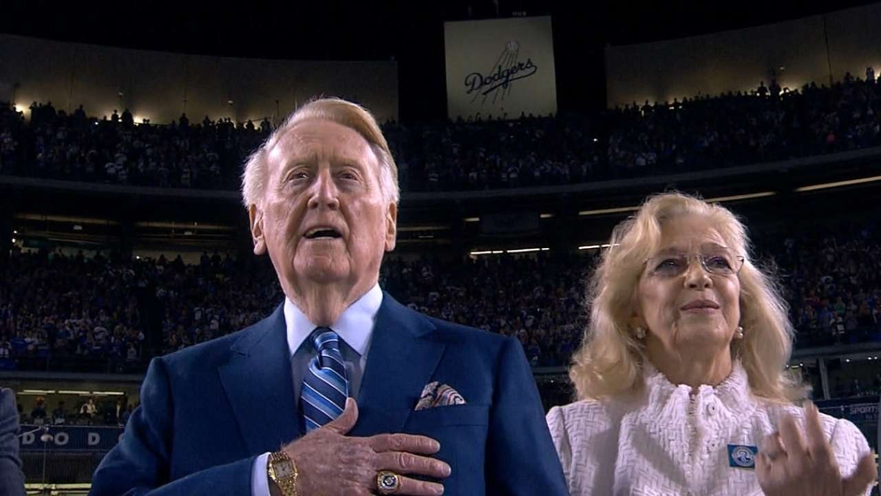 COL@LAD: Williams conducts national anthem in LA