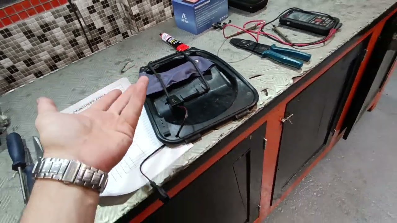 Instalação GPS, USB e farolete led na NC 750x.