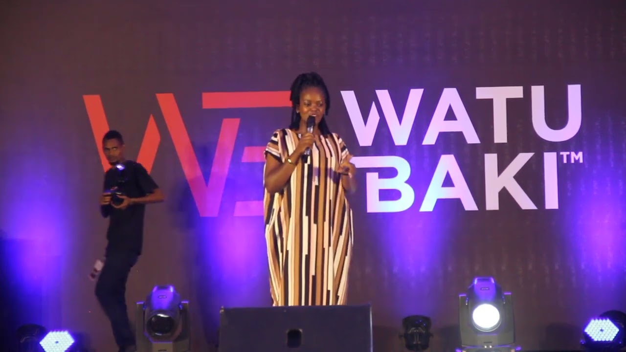 DIAMOND NA MAMBISE WA ATUBAKI KUELEKEA SHOW YA ARUSHA ALIVYOWACHANA WATU BALAA MBELE YA VIONGOZI