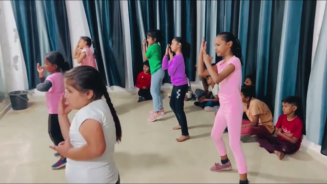 AAJ SAJEYA || KIDS DANCE || EASY STEPS||AKSHAY THAKKAR || ROCK AND ROLL DANCE ACADEMY 