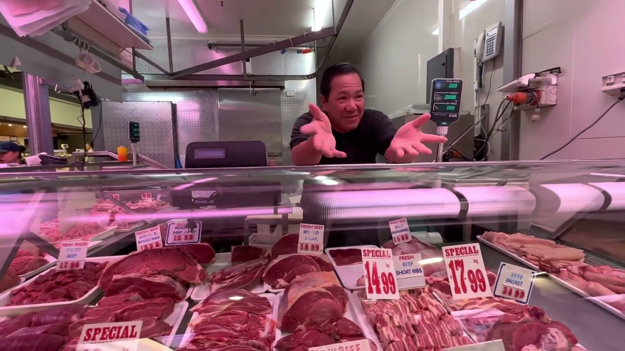 Melbourne - Queen Victoria Street Market (by day) best meat cuts ever! 🔥🔥