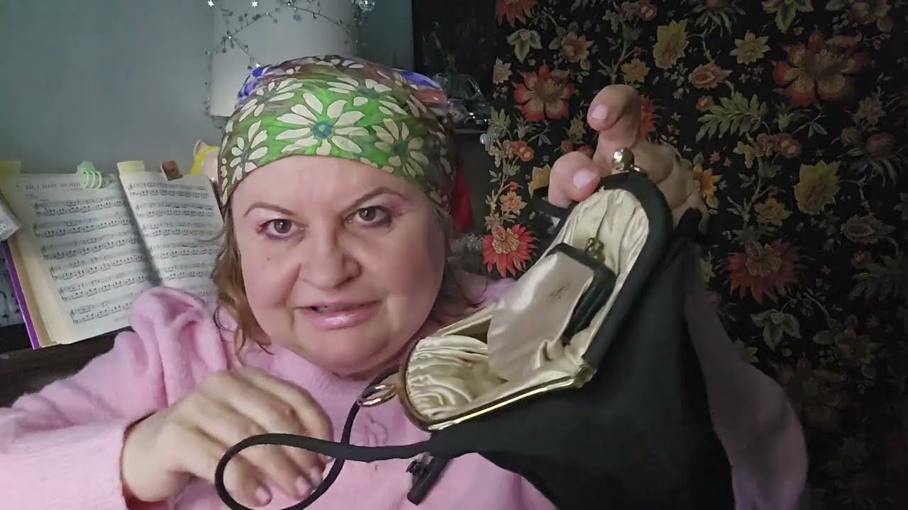 КРАШУСь-МАЖУСь В ЖУТКИХ РОЗОЧКАХ, #болталка ,ЛЕГКИЙ #макияж ,  ПОКУПКИ: СУМОЧКИ ВИНТАЖНАЯ И ТОРБОЧКА