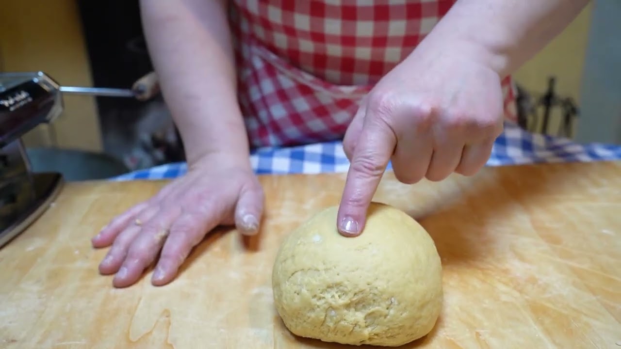 Today in La Vialla's kitchen, Erika makes Carnival season Viallella filled Cenci
