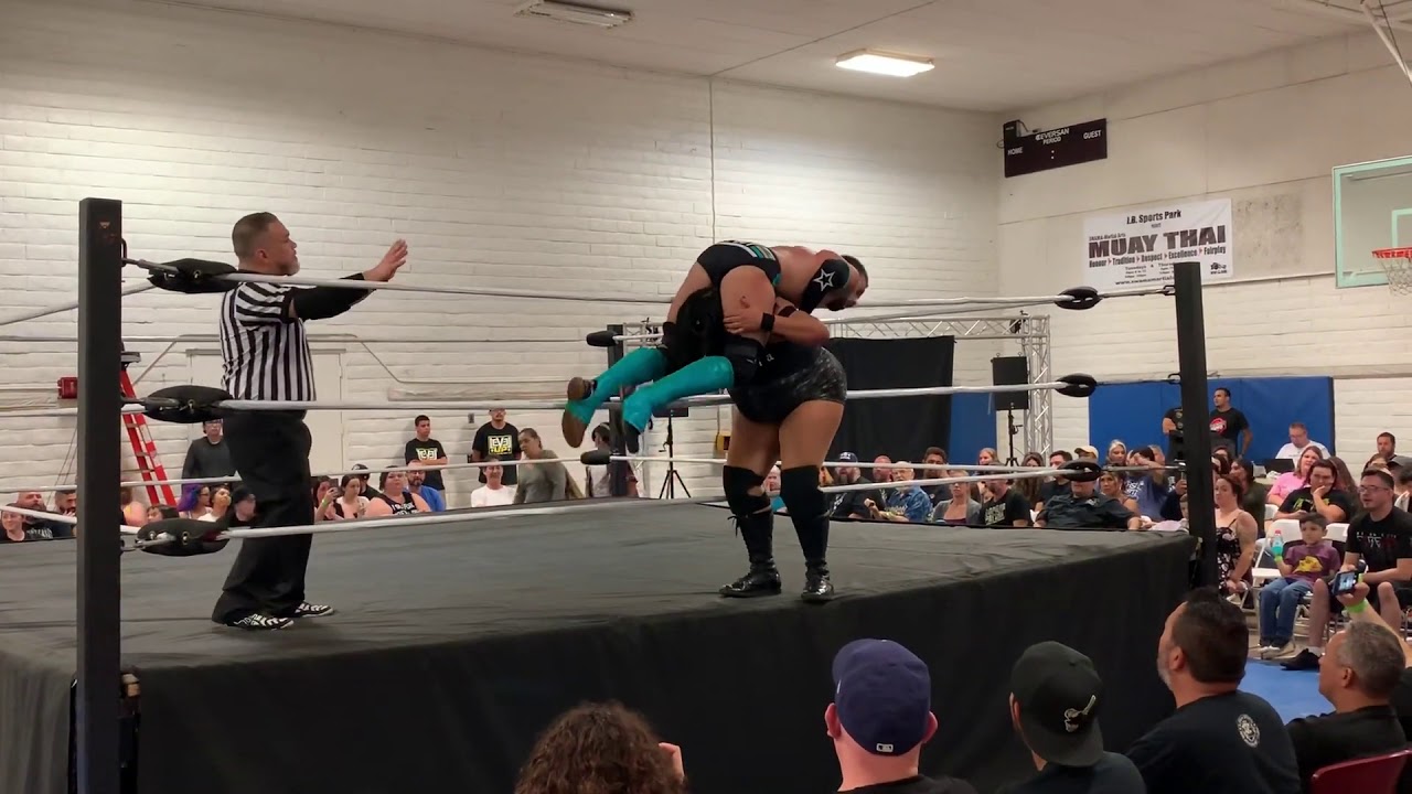 [clip] Ruby Raze vs Suede Thompson powerbomb (Ground Zero - fan cam footage)