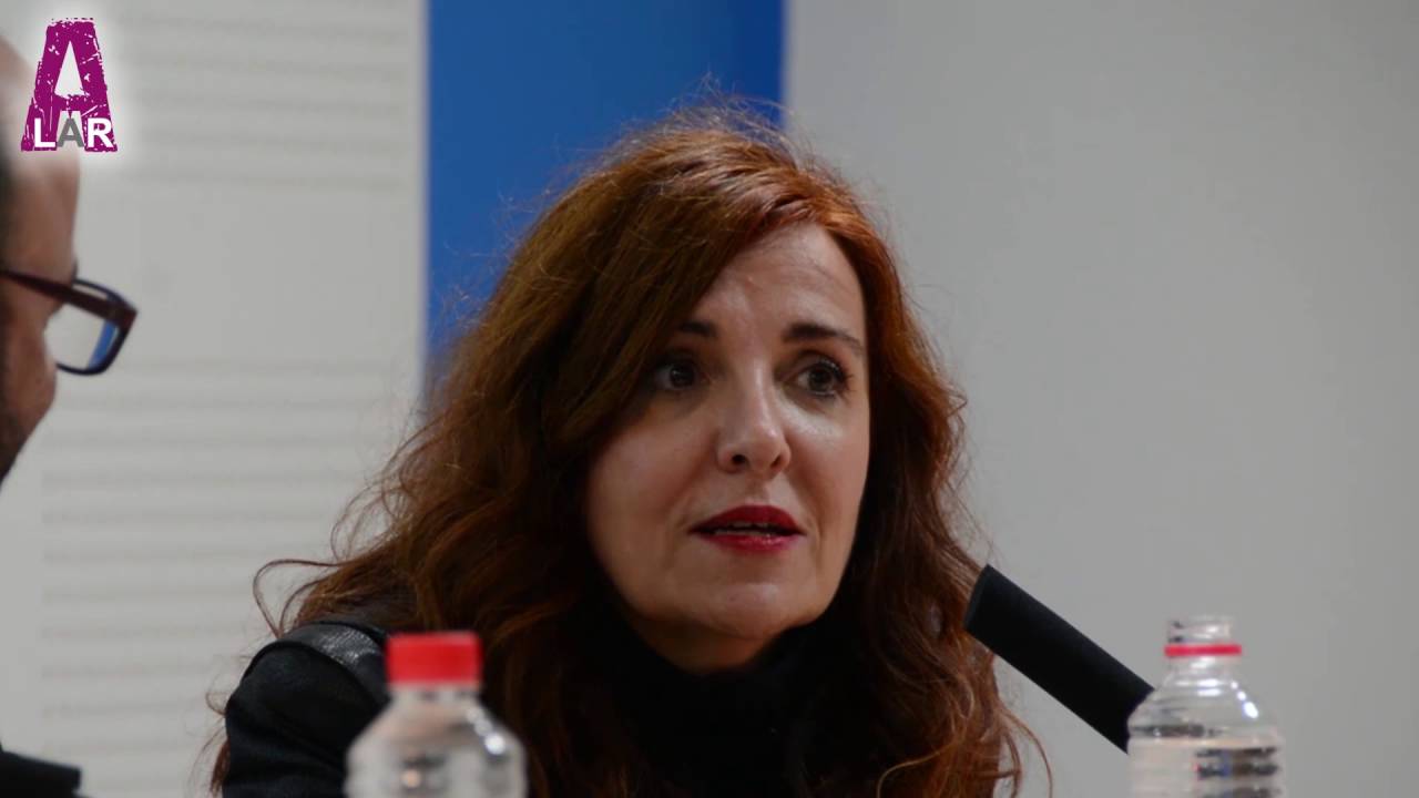 Elvira Lindo dialoga con Alejandro Luque en Presencias Literarias en la Universidad de Cádiz