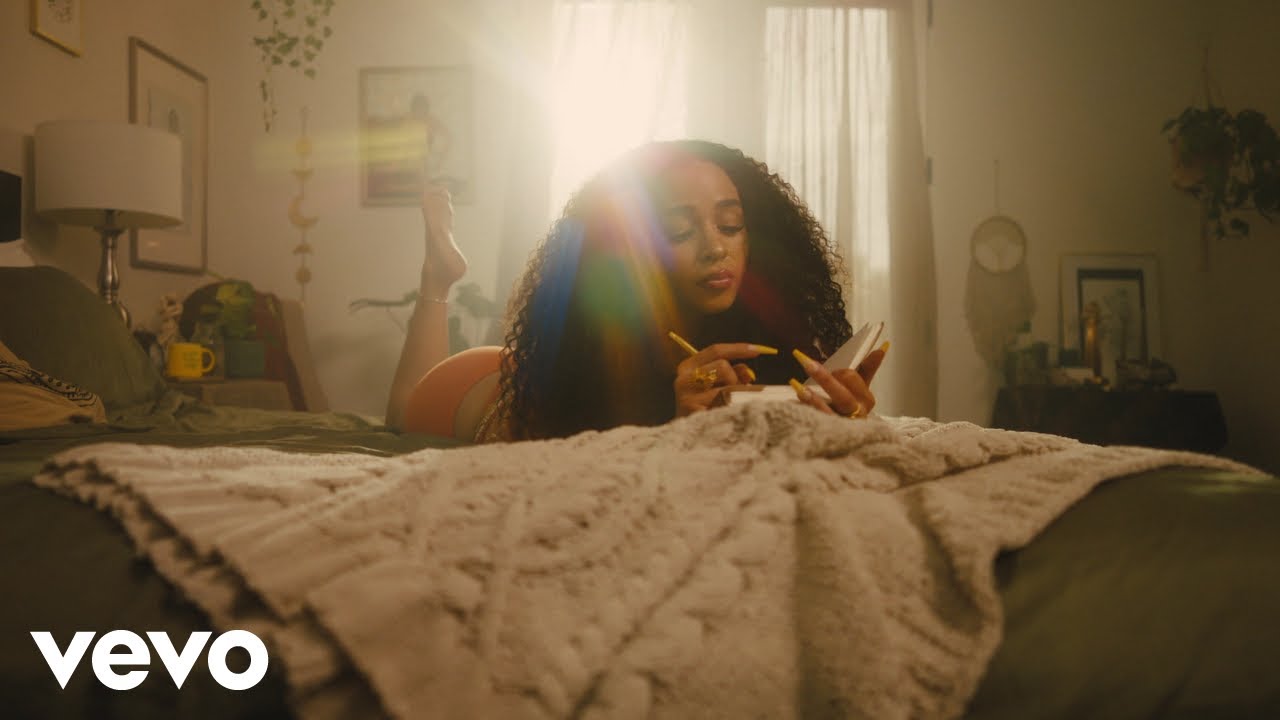 Nia Sultana - In The Morning (Official Music Video)
