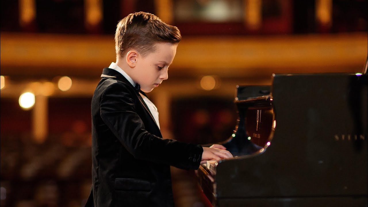 N. Paganini Variations (arranged by N. Vygodsky).Performed by Avdyugin Ruslan 8 years old