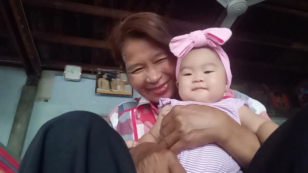 เลี้ยงหลานสาวน้องยี่หวา
