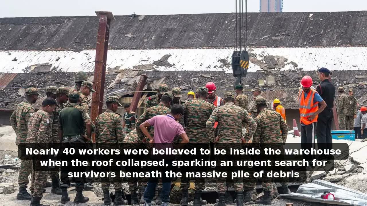 Watch carefully before it disappears 👀 | Inside the rescue operation after Kolkata warehouse roof...