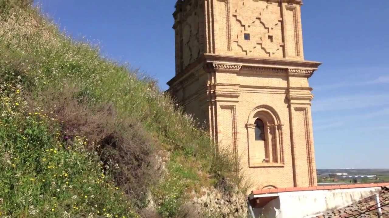 Volteo festivo - Campanar y Parroquia de Peralta