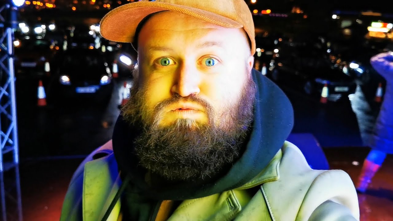 Comedian vs 100 Cars - Drive-In Comedy Show // Freddy Quinne