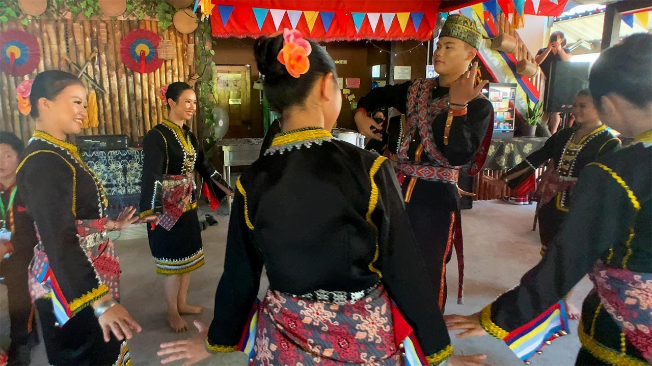 Sayau Moginum dance by Dusun Tatana