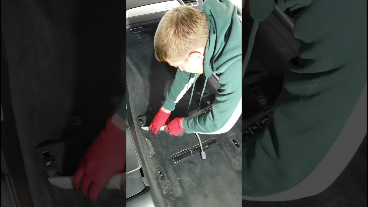 Химчистка салона Audi A4 в VSAuto Пермь