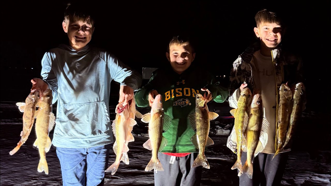 JR'S CORNER ACCESS RED LAKE MN  #icefishing #icecamping #walleye #bigfish #redlake #fishing #fish 
