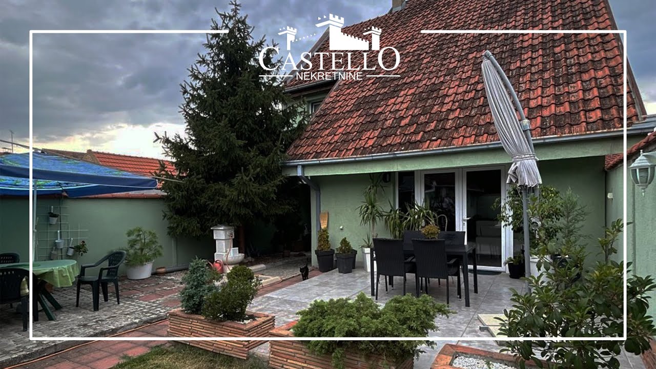 Na prodaju spratna kuća i dve prizemne kuće na jednom placu - Vršac