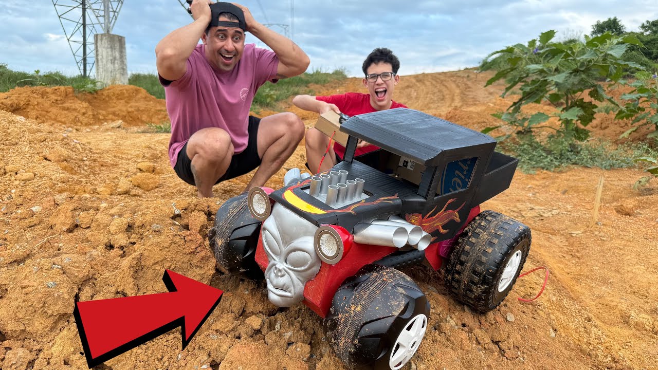 FIZEMOS UM MONSTER TRUCK GIGANTE DE PAPELÃO!