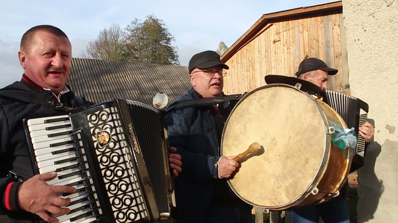 Весілля в Карпатах. Гуцулка до співання гурт 