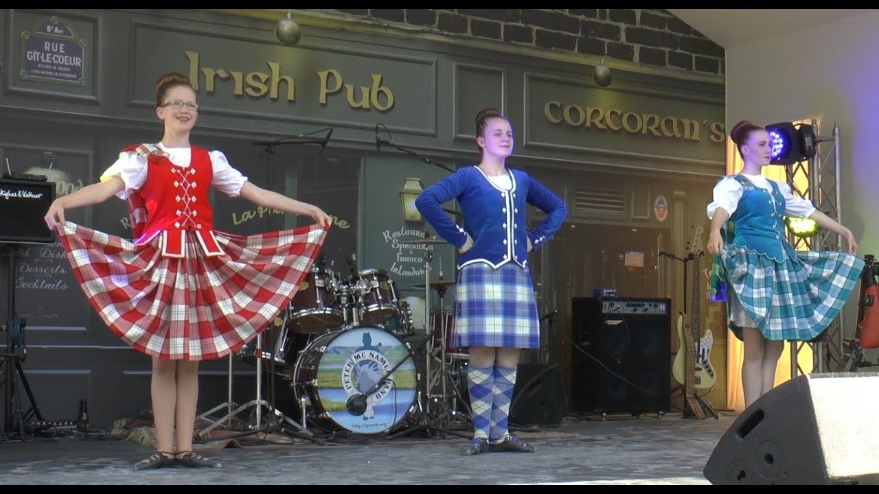 Earl of Errol at La Parisienne with Sarah Hendry school dancers