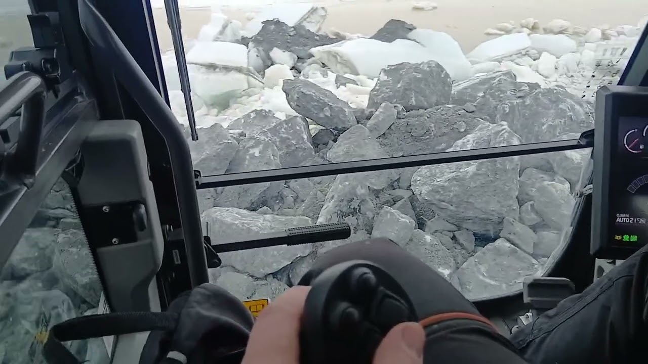 Louhetta penkkaan ec300f  #excavator @l5navigation @GlobalVolvoCE @engconDotCom 