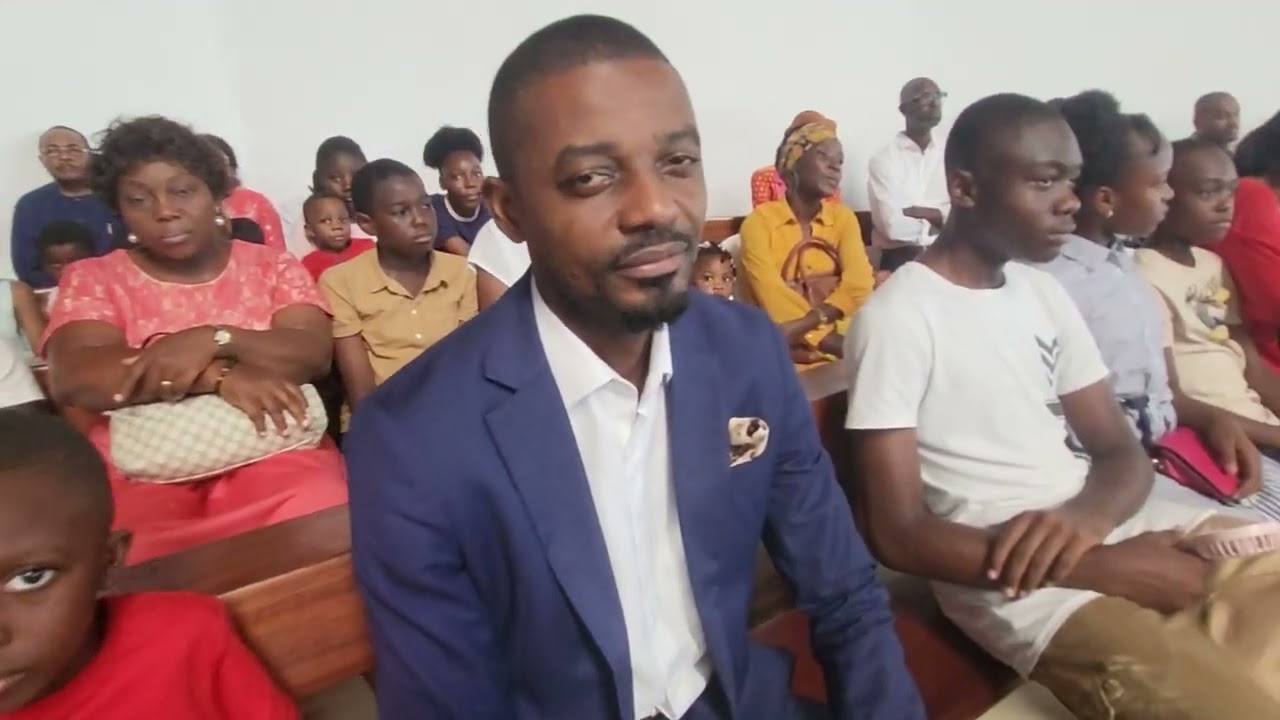 paroisse saint Pierre de Libreville: messe, sacrement de la communion