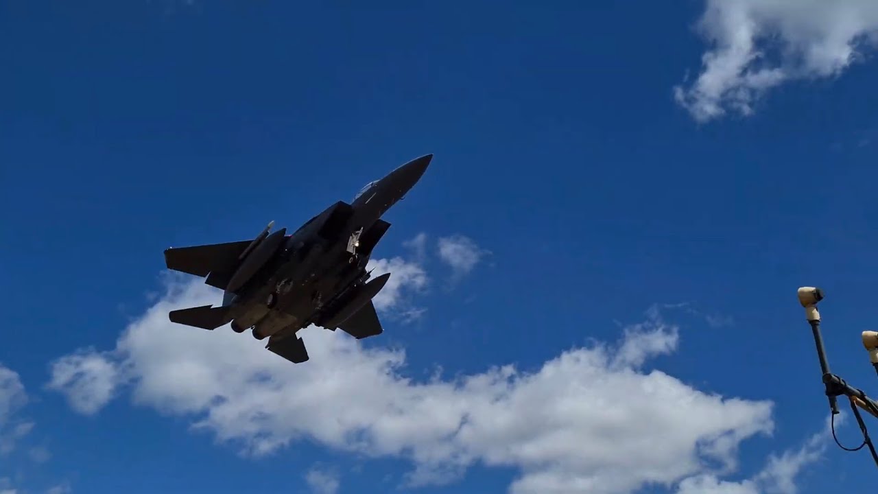 5 F-15E OVERHEAD LANDING & LOW APPROACHES