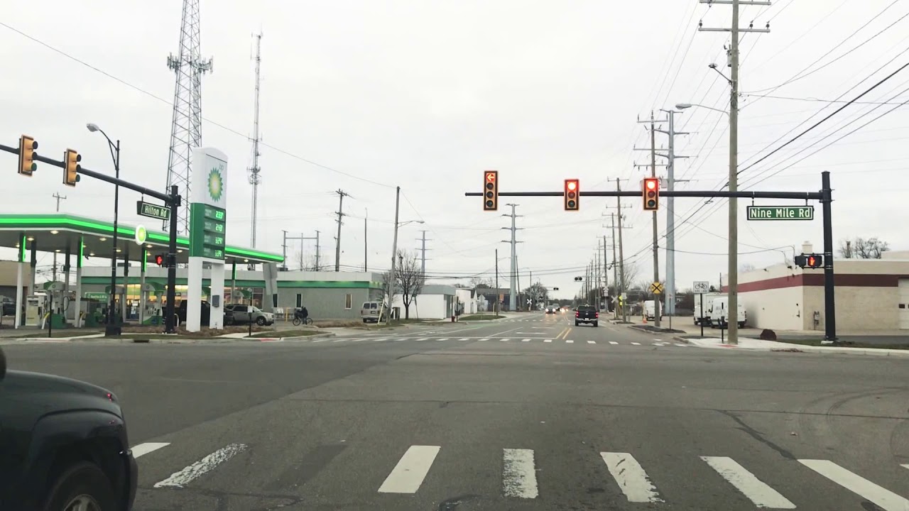 Driving to Detroit, Michigan from Ferndale, Michigan