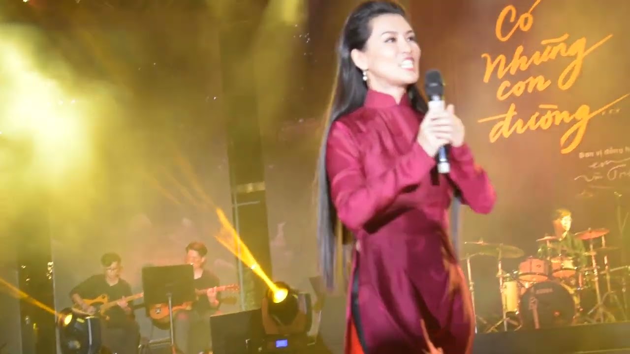 Ta đã thấy gì trong đêm nay   Bùi Lan Hương live nhạc Trịnh Công Sơn (Giọng ca Khánh Ly)