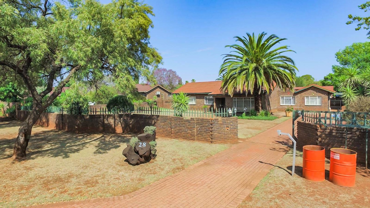 5 Bedroom House for sale in Mpumalanga | Middelburg | Dennesig | 28 C R Swart Street |  |