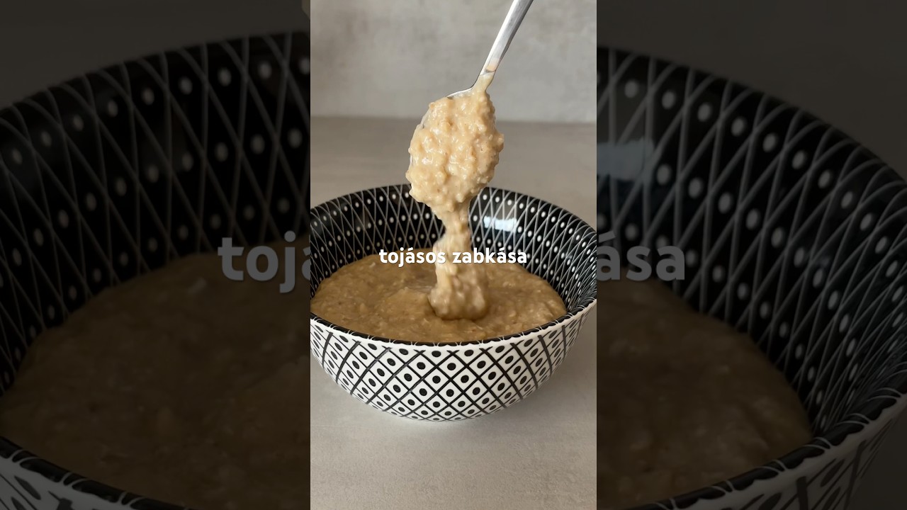 Feh&eacute;rj&eacute;ben gazdag zabk&aacute;sa recept toj&aacute;ssal🥚✨  #zabk&aacute;sa  #reggeli  #oatmeal #eggwhiteoats
