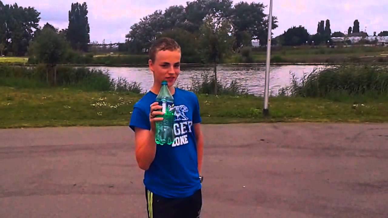 Banaan en Sprite challenge #Neonpranks
