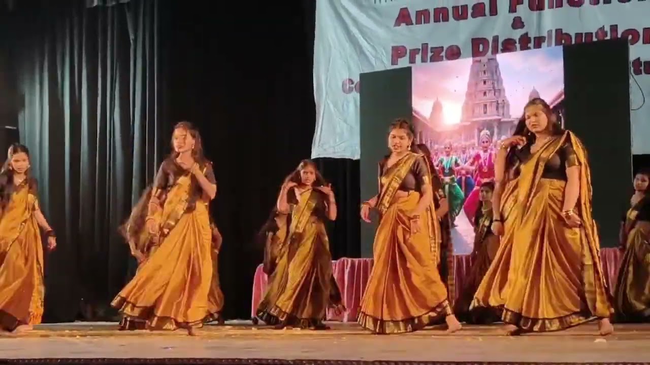 South Indian Songs Dance 💖.                      Annual function ✨ST.MEERA's INTER COLLEGE, lucknow 