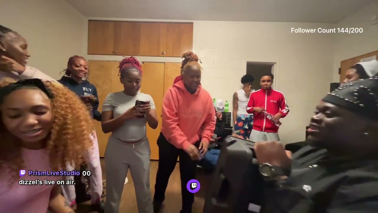 Highlight: LATE FREESTYLES WITH THE HUZZ