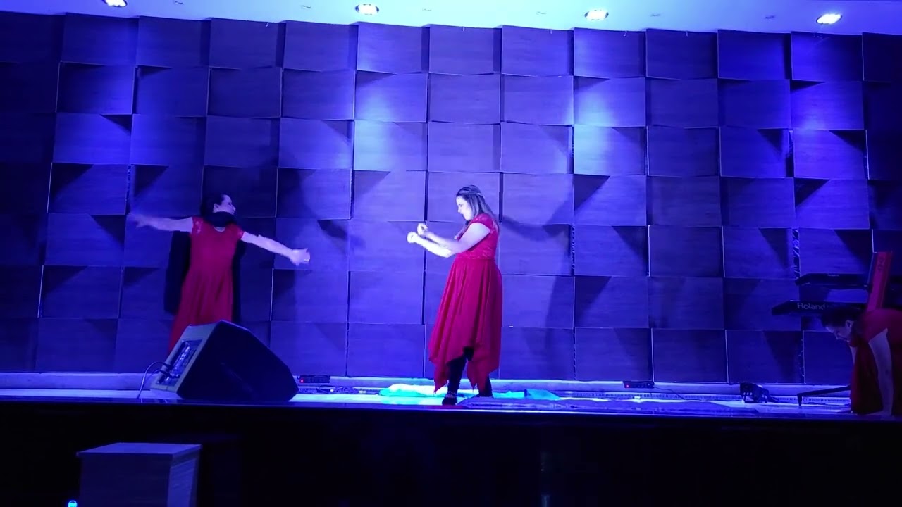 Coreografia- Creio que Tu és a cura (Gabriela Rocha).