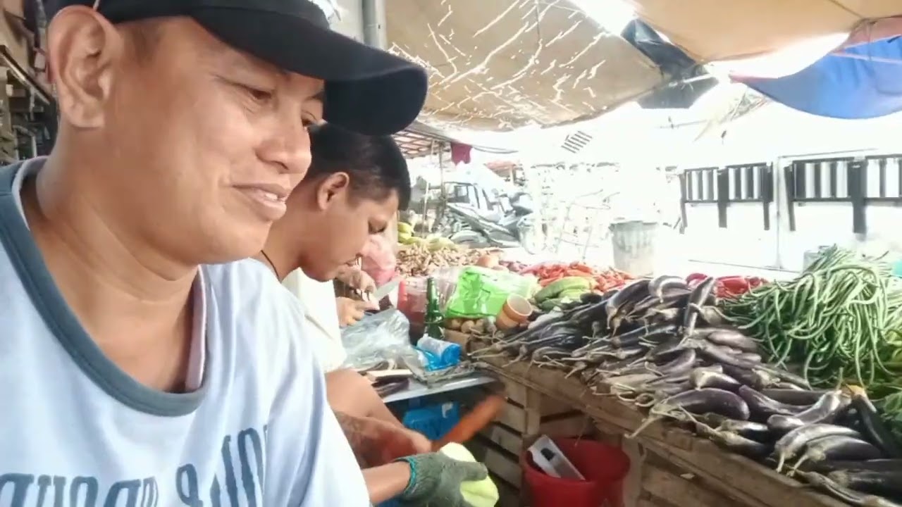 Downtown palengke tacloban muna kami sa pwesto ng aking tiyahin 🥬🍐🍆