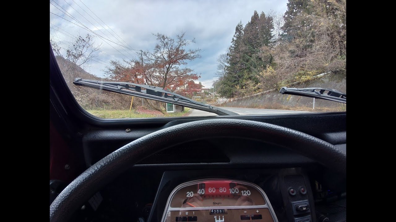 シトロエン２CV。寒すぎるとこうなります。