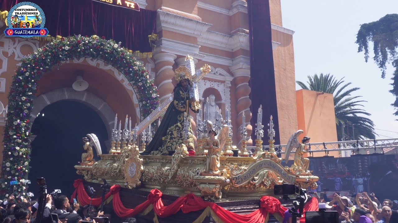 SALIDA DE LA PROCESIÓN  
