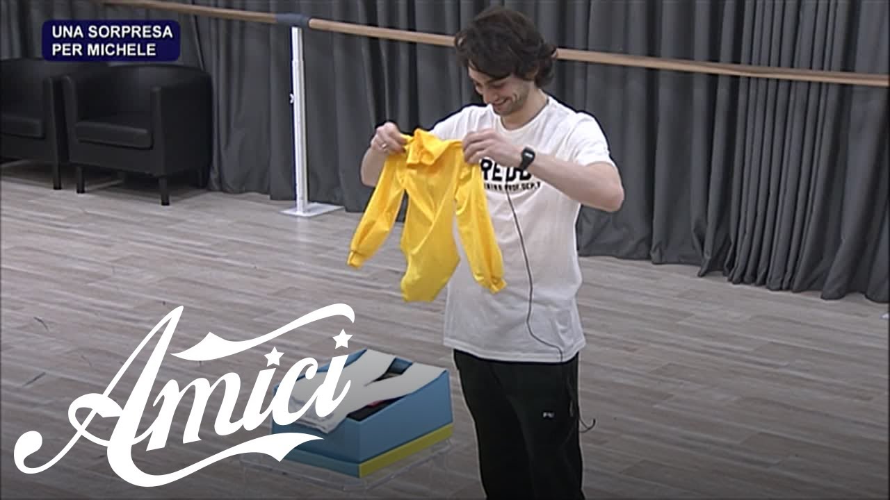 Amici 21 - Una sorpresa per Michele dalla famiglia