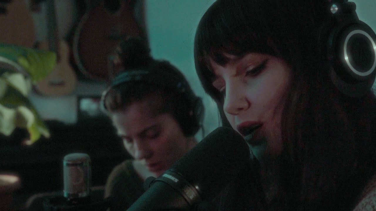 Simge Pınar - G&ouml;z&uuml;nde Yaşıyorum (feat. Deniz Tekin) / Akustik