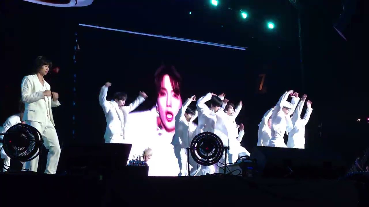 2025.09.05 Super Show 10 Super Junior - Black Suit