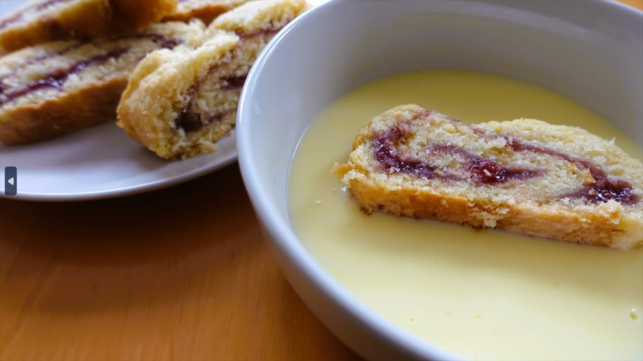 Suet-Free Jam Roly Poly and Homemade Custard. | ChunsBuns