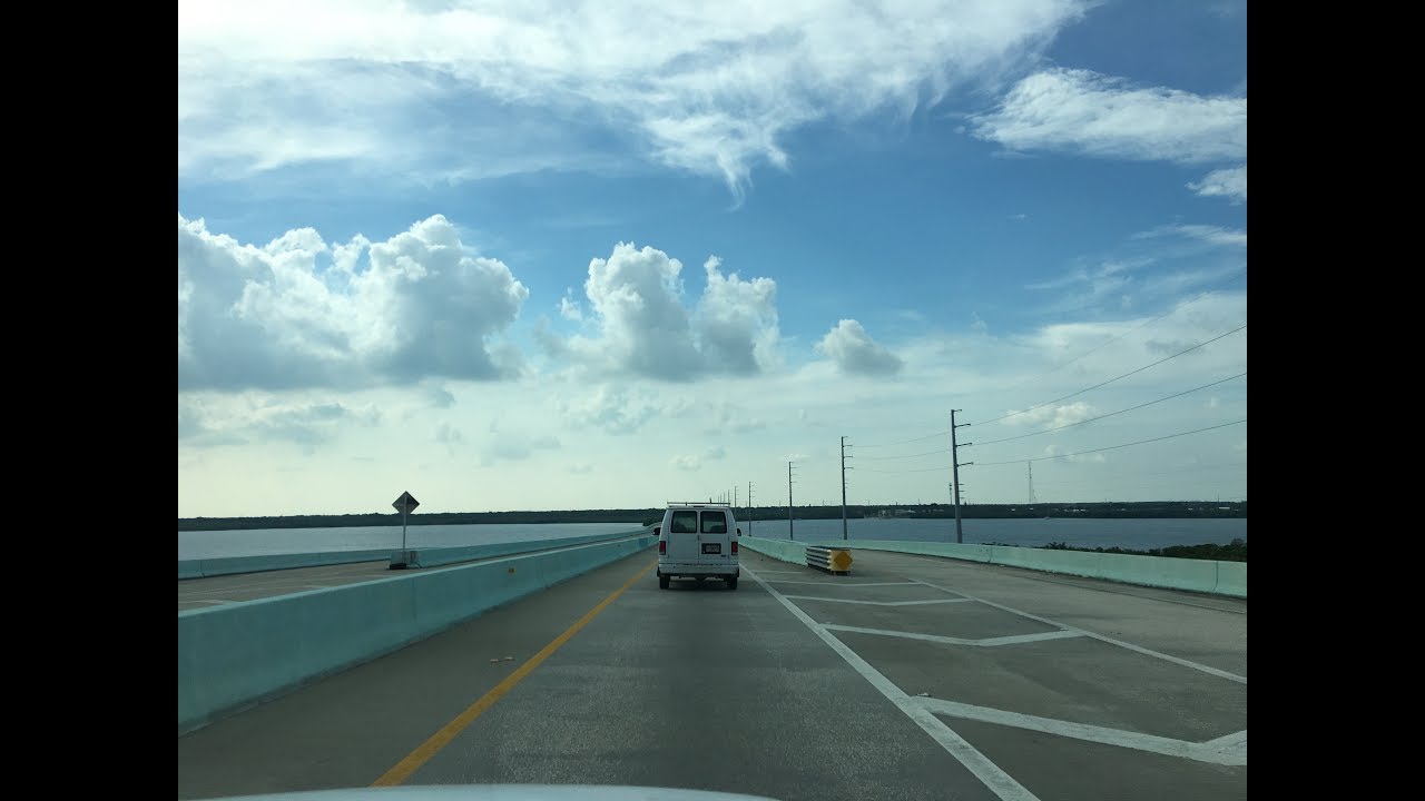 Manejando hacia Cayo Hueso Key West Florida
