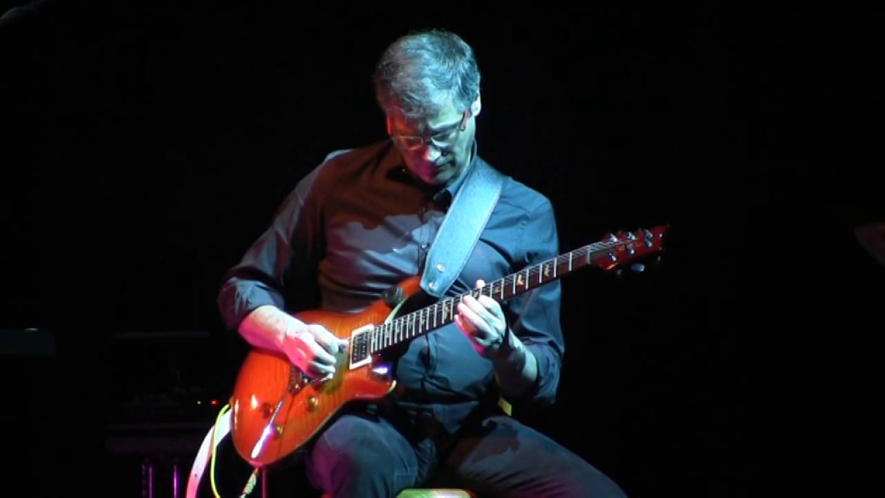 DUKE plays live Steve Hackett's 