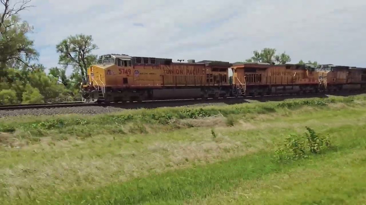 Ground Chase 6 Loco Grain Train to Brule NE. We get a heartfelt farewell as the rails diverge.