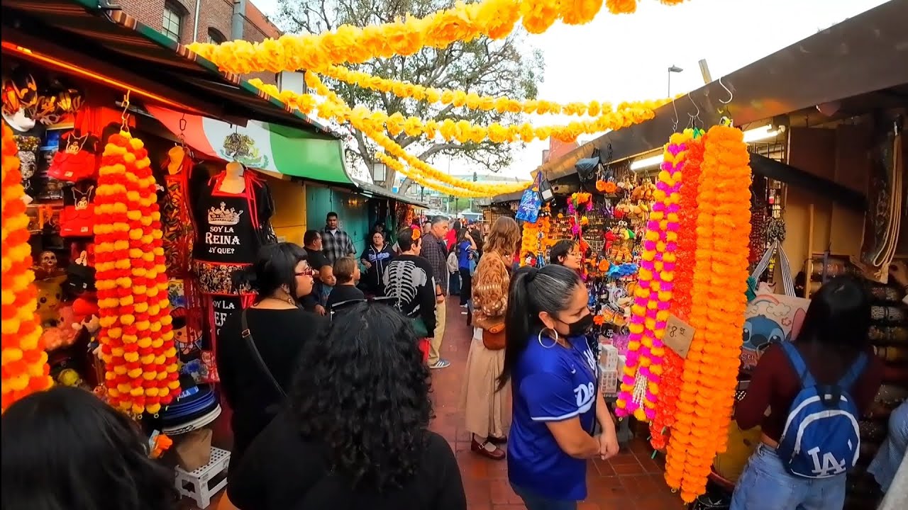 Olvera Street - Los Angeles [Dia de los Muertos]
