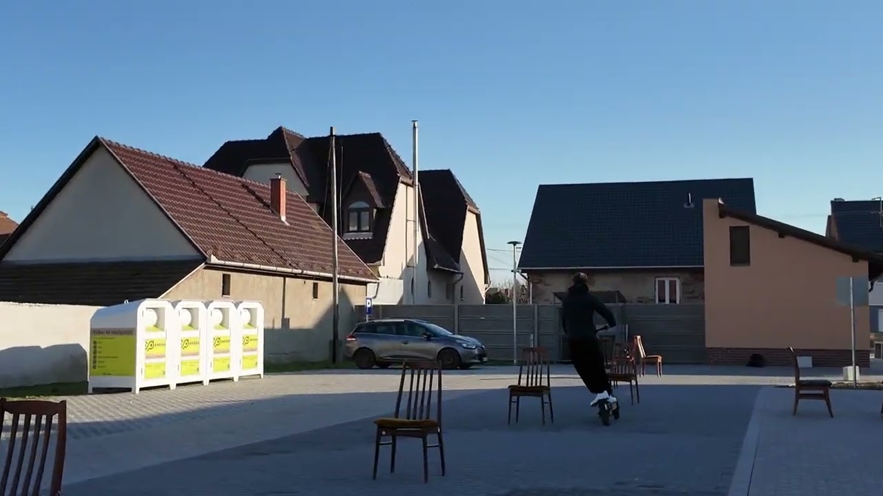 Miénk az udvar!! Miénk a tavasz!! A játék élmény, a közösség erő! A srácok ügyesek és okosak!