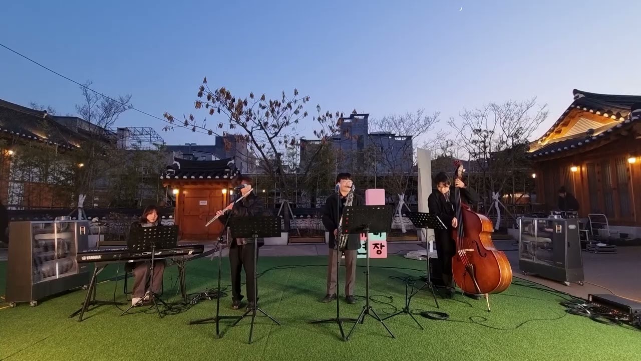 Merry go round of life - 색소폰,플룻 재즈공연│원터버스킹│정조테마공연장