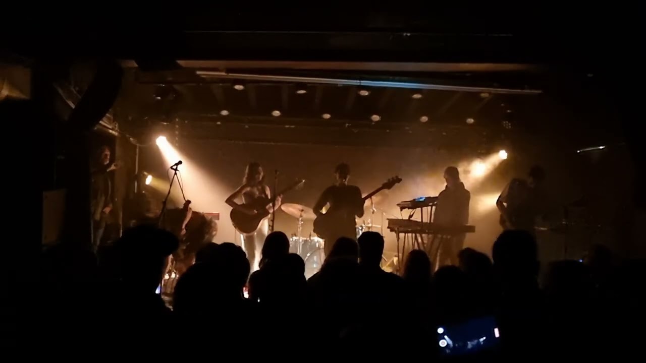 Princess Chelsea - Love is More (live Močvara, Zagreb)